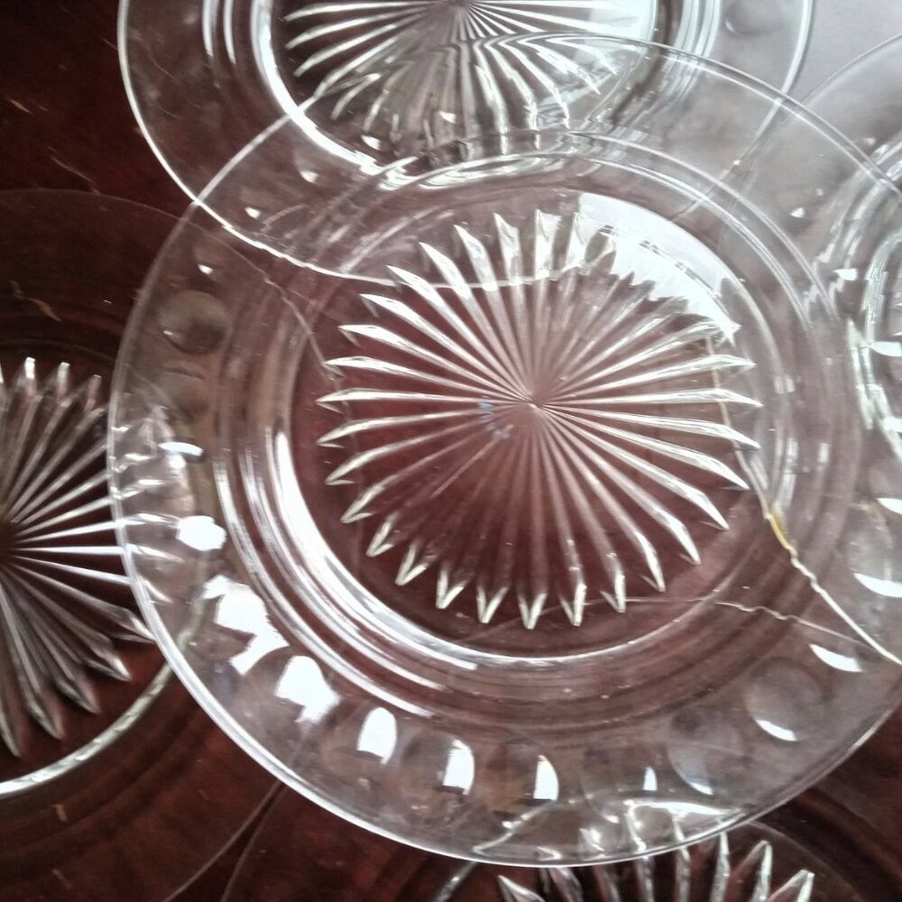 Clear Glass / Crystal Type 8.5" Plates - Set Of 5 - Beautiful Design - Picture 3 of 4